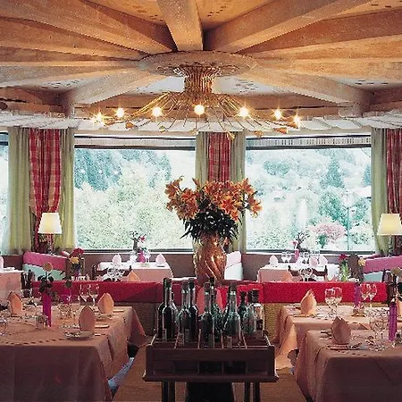 Gruener Baum Hotel 4*