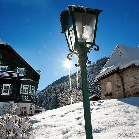 Gruener Baum 酒店 4*