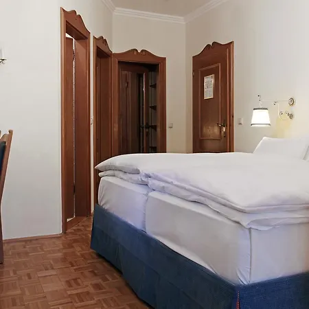 Gruener Baum 酒店 巴德加斯坦