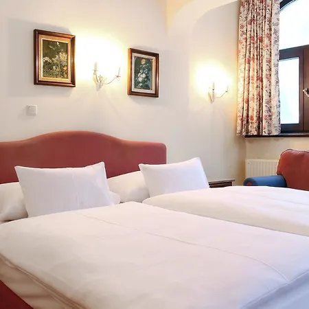 Gruener Baum 4*