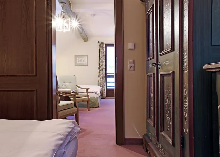 Hotel Gruener Baum 4*