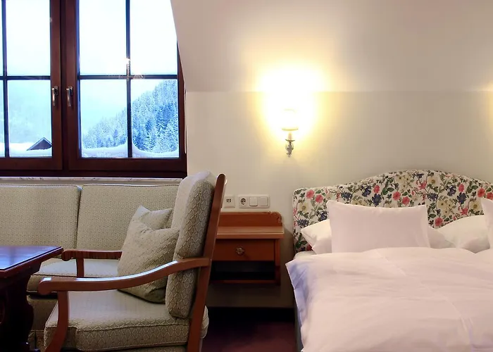 Hotel Gruener Baum 4*